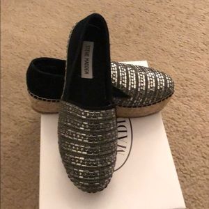 NWT Steve Madden proud mult espadrilles.